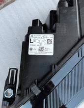 Load image into Gallery viewer, Frontscheinwerfer VW Touran 5TB941082D 5TB941081D LED Rechts oder Links