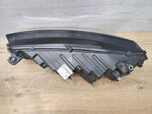 Laden Sie das Bild in den Galerie-Viewer, Frontscheinwerfer Skoda Octavia 5E4941016 Rechts Scheinwerfer Headlight SCH7256769070sq