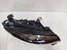 Laden Sie das Bild in den Galerie-Viewer, Frontscheinwerfer Mercedes-Benz Cla A1749064202 Rechts Scheinwerfer Headlight SCH3178693322ff