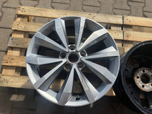 Load image into Gallery viewer, 1x Alufelge 17 Zoll 2GA601025P VW T-Roc Rim Wheel FEL8641914114nz