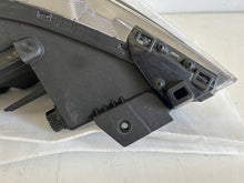 Laden Sie das Bild in den Galerie-Viewer, Frontscheinwerfer Kia Picanto 92101G6500 Links Scheinwerfer Headlight SCH2903337269ee