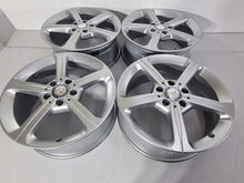 Laden Sie das Bild in den Galerie-Viewer, 4x Alufelge 17 Zoll 6.5" 5x112 44ET Glanz Silber A1774011200 Mercedes-Benz Cla FEL1381032727wo