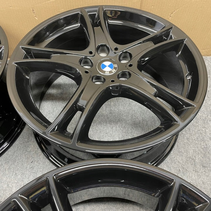 4x Alufelge 18 Zoll 8.0" 5x112 57ET Glanz Grau 6855092 BMW 2 Tourer F45 F46 Mg FEL5853669632kr