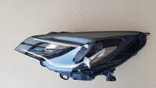Laden Sie das Bild in den Galerie-Viewer, Frontscheinwerfer Opel Astra 39158005 Links Scheinwerfer Headlight SCH9052345758rw