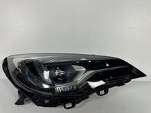 Laden Sie das Bild in den Galerie-Viewer, Frontscheinwerfer Opel Astra K 39055746 Rechts Scheinwerfer Headlight SCH9738677547kk