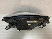 Laden Sie das Bild in den Galerie-Viewer, Frontscheinwerfer Mercedes-Benz W176 A1769068900 Full LED Links Headlight SCH6730969271il