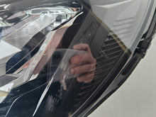 Laden Sie das Bild in den Galerie-Viewer, Frontscheinwerfer Peugeot 208 II 9833036380 Full LED Links Headlight SCH9191369391bt