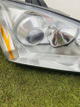 Load image into Gallery viewer, Frontscheinwerfer Ford Focus Xenon Ein Stück (Rechts oder Links) Headlight