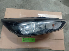 Load image into Gallery viewer, Frontscheinwerfer Ford Focus F1EB-13W029-EC Rechts Scheinwerfer Headlight