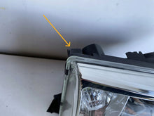 Laden Sie das Bild in den Galerie-Viewer, Frontscheinwerfer Toyota Land Cruiser ARO15741 Rechts Scheinwerfer Headlight SCH1024243255lu