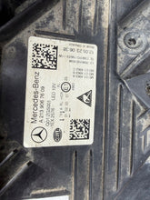 Laden Sie das Bild in den Galerie-Viewer, Frontscheinwerfer Mercedes-Benz W213 A2139067609 Q01ZGS001KOD 85122000 Rechts SCH3610676063xp