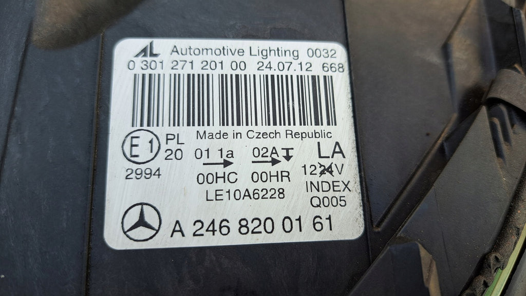 Frontscheinwerfer Mercedes-Benz W246 A2468200161 LED Links Headlight