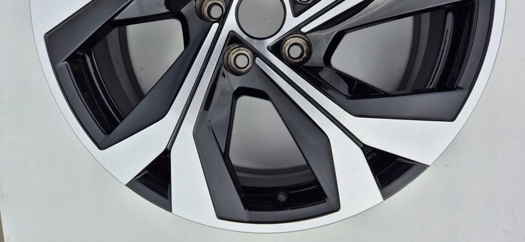 1x Alufelge 18 Zoll 7.0" 5x114.3 35ET 403001407R Renault Arkana I Rim Wheel FEL3853501730wb