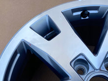 Load image into Gallery viewer, 4x Alufelge 17 Zoll 8.0" 5x120 49ET Glanz Silber 2H0601025 VW Amarok Transporter FEL1106070609xx