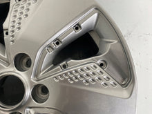 Load image into Gallery viewer, 1x Alufelge 17 Zoll 7.0" 5x114.3 50ET Glanz Silber 52910-K4000 Hyundai Kona FEL5680431215fr