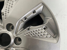 Laden Sie das Bild in den Galerie-Viewer, 1x Alufelge 17 Zoll 7.0" 5x114.3 50ET Glanz Silber 52910-K4000 Hyundai Kona FEL5680431215fr