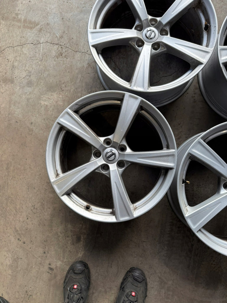 4x Alufelge 18 Zoll 8.0" 5x108 42 5ET Glanz Silber 31423515 Volvo I Rim Wheel FEL3616025236ni