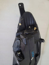 Load image into Gallery viewer, Frontscheinwerfer Ford Fiesta Rechts Scheinwerfer Headlight SCH7981871630np