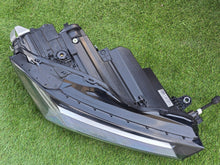 Laden Sie das Bild in den Galerie-Viewer, Frontscheinwerfer Skoda Superb 3P1941016B Rechts Scheinwerfer Headlight SCH1526779857hd