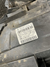 Load image into Gallery viewer, Frontscheinwerfer Mercedes-Benz W245 A1698201761 Links Scheinwerfer Headlight SCH1870352646di