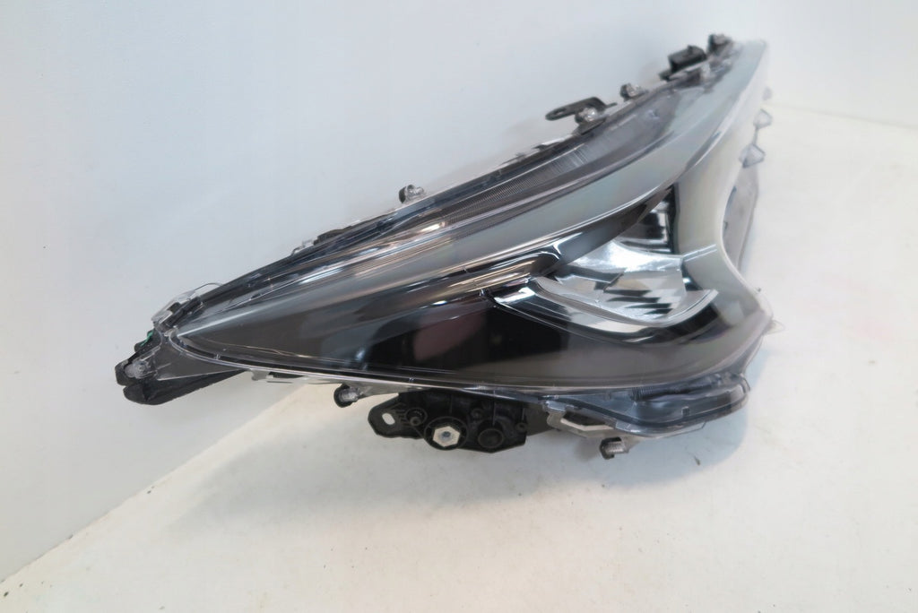 Frontscheinwerfer Toyota Corolla Hatchback 81110-02S60 LED Rechts oder Links