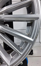 Load image into Gallery viewer, 1x Alufelge 17 Zoll 7.5" 5x120 30ET Glanz Grau 6883519 BMW G21 G20 Rim Wheel FEL2490117719to