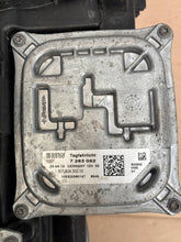 Load image into Gallery viewer, Frontscheinwerfer BMW E93 E92 7239928 7255724 7263087 Xenon Rechts Headlight SCH4687094537mq