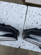 Load image into Gallery viewer, Frontscheinwerfer Toyota C-Hr Chr 81110-F4030 Ein Stück (Rechts oder Links)