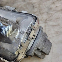 Load image into Gallery viewer, Frontscheinwerfer Volvo V60 I 31353289 Vorderseite Scheinwerfer Headlight SCH2559353255pk
