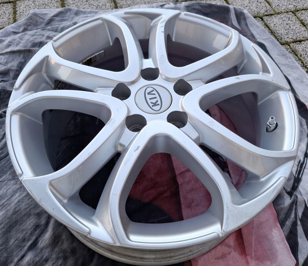 1x Alufelge 17 Zoll 7.0" 5x114.3 47ET Silber WI147017 Hyundai I Rim Wheel FEL8025227661ne