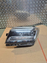 Laden Sie das Bild in den Galerie-Viewer, Frontscheinwerfer VW Crafter 7C1941035F Links Scheinwerfer Headlight SCH3928240916mz