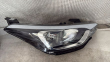 Load image into Gallery viewer, Frontscheinwerfer Hyundai I20 Rechts Scheinwerfer Headlight