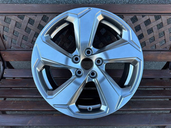 1x Alufelge 18 Zoll 5x114.3 Toyota Rav 4 Rim Wheel FEL8221126122od
