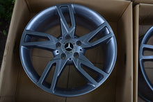 Load image into Gallery viewer, 1x Alufelge 18 Zoll 8.5" 5x112 54ET Glanz Graphit A2044019202 Mercedes-Benz FEL1102819502xf