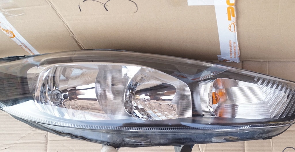 Frontscheinwerfer Ford Fiesta I C1BB-13W029-AJ Rechts Scheinwerfer Headlight SCH4160607767oc
