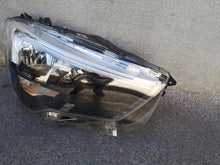 Laden Sie das Bild in den Galerie-Viewer, Frontscheinwerfer Opel Combo 9816825980 Rechts Scheinwerfer Headlight SCH1536400133my