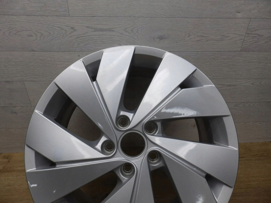 1x Alufelge 17 Zoll 6.5" 5x112 46ET Glanz Silber 5H0601025B VW Golf Viii FEL1501157196uh