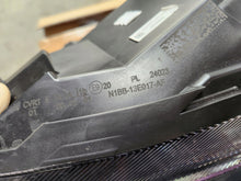 Laden Sie das Bild in den Galerie-Viewer, Frontscheinwerfer Ford Fiesta N1BB-13E017-AF Full LED Links Headlight SCH5127166411bs