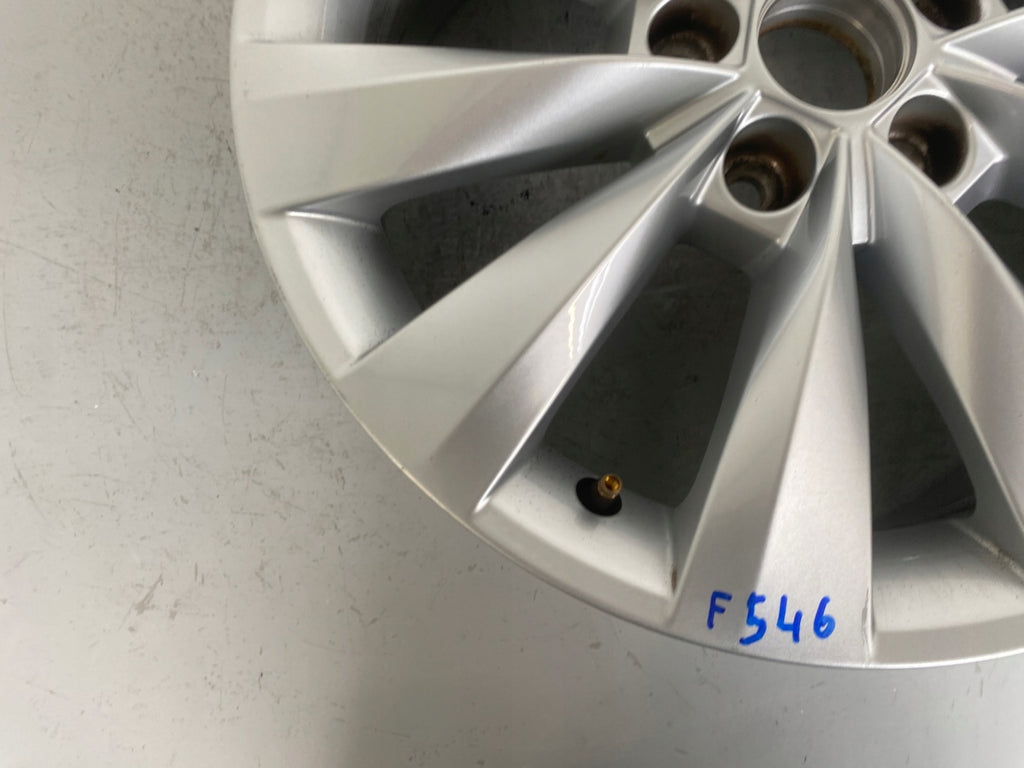 1x Alufelge 16 Zoll 6.0" 5x100 38ET Glanz Silber 658601025B Skoda Kamiq FEL5620622617me