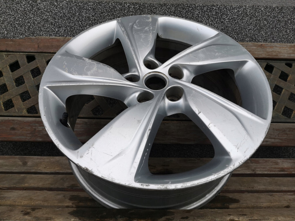 1x Alufelge 18 Zoll 7.5" 5x108 49ET Glanz Silber YP0064380 Opel Grandland X FEL8943175000mg