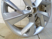 Load image into Gallery viewer, 1x Alufelge 19 Zoll 7.0" 5x112 43ET Glanz Silber 565601025M Skoda Kodiaq FEL2676577737az