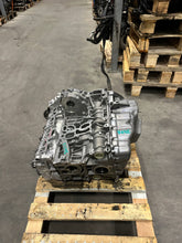 Load image into Gallery viewer, Motor BMW X1 E84 X3 F25 N47D20C 2.0 184PS 112TKm 2015 Diesel Engine Unkomplett