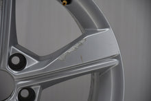 Load image into Gallery viewer, 1x Alufelge 17 Zoll 7.5" 5x112 38ET Glanz Silber 8W0601025 Audi B9 Rim Wheel FEL1371161791nc