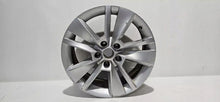 Laden Sie das Bild in den Galerie-Viewer, 1x Alufelge 17 Zoll 7.0&quot; 5x112 45ET 57A601025K Skoda Kamiq Rim Wheel