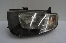 Laden Sie das Bild in den Galerie-Viewer, Frontscheinwerfer Mitsubishi L200 Ein Stück (Rechts oder Links) Headlight