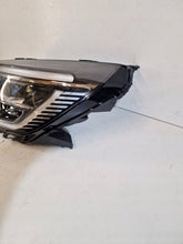 Laden Sie das Bild in den Galerie-Viewer, Frontscheinwerfer Renault Clio I V 260600901R LED Links Scheinwerfer Headlight SCH3778602370om