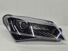 Laden Sie das Bild in den Galerie-Viewer, Frontscheinwerfer Skoda Superb 3V1941016A Rechts Scheinwerfer Headlight SCH7153090570yc