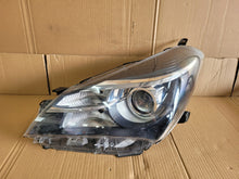 Load image into Gallery viewer, Frontscheinwerfer Toyota Yaris SPP11883 Ein Stück (Rechts oder Links) Headlight