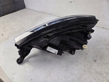 Laden Sie das Bild in den Galerie-Viewer, Frontscheinwerfer Skoda Kamiq 655941016C LED Rechts Scheinwerfer Headlight SCH9896997425is