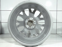 Load image into Gallery viewer, 1x Alufelge 18 Zoll 8.5" 5x120 46ET Glanz Silber 6774395 BMW 1 Rim Wheel FEL9618213034nq